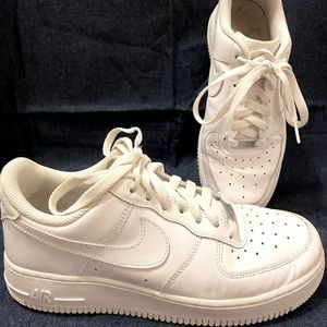Nike Air Force 1 Womens White Pre-Owned Size 8